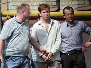 Александр Михайлов - единственный из задержанных, кто отрицает вину. По мнению следователей, он знает, где зарыты украденные миллионы