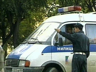 В дагестанском городе Дербент неизвестный совершил нападение на милиционеров, но погиб сам от взрыва гранаты. Среди сотрудников милиции пострадавших нет