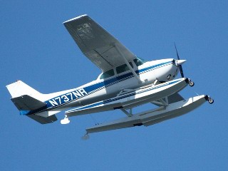В штате Аляска пропал самолет-амфибия с пилотом и тремя пассажирами на борту