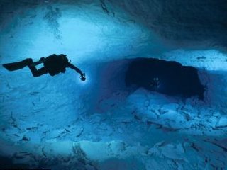 Останки человека, который жил в Ледниковый период более 10 тысяч лет назад, обнаружили мексиканские археологи в затопленной пещере