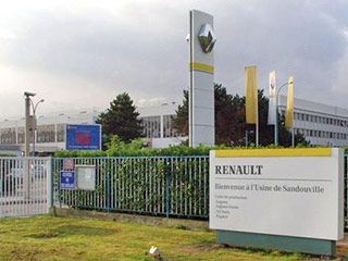 Автоконцерн Renault не будет переносить производство моделей Renault Logan и Sandero с московского автозавода "Автофрамос" на "АвтоВАЗ" в связи с запуском сборки на "Автофрамосе" автомобилей Renault Megan и Renault Fluence