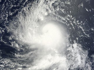 Тропический шторм "Фрэнк", который продвигается вдоль тихоокеанского побережья Мексики на северо-запад, сегодня набрал силу и достиг категории урагана