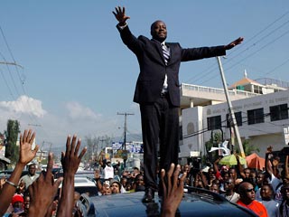 Рэпер Уайклеф Джин написал песню о том, как ему не дают стать президентом Гаити