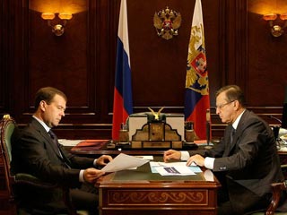 Президент России Дмитрий Медведев в пятницу подписал указ о переводе Федерального агентства лесного хозяйства в прямое подчинение правительству РФ