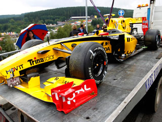 Петров разбил машину во время квалификации Гран-при Бельгии