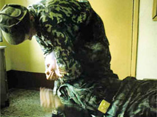 Причины самоубийства пока не ясны, кировской военной прокуратурой ведется следствие, заведено уголовное дело по статье 110 УК РФ ("Доведение до самоубийства")