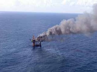 Береговая охрана США опровергла свое предыдущее сообщение о том, что в районе новой аварии в Мексиканском заливе распространяется нефтяная пленка