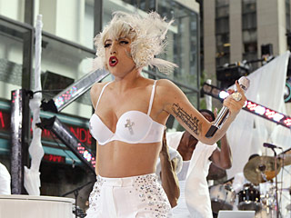 Название песни суперпопулярной американской певицы Lady Gaga появилось в заголовке статьи, опубликованной в престижном научном журнале Physical Review D