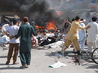 Жертвами трех терактов в Пакистане стали более 50 человек, около 130 раненых
