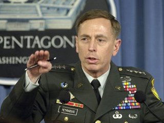 Командующий силами США и НАТО в Афганистане генерал Дэвид Петруэс запросил дополнительно две тысячи военнослужащих для усиления находящегося там международного контингента