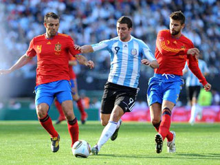 Сборная Аргентины по футболу разгромила Испанию в товарищеском матче