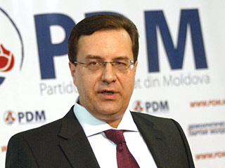 Досрочные парламентские выборы в Молдавии намечены на 21 ноября, заявил после совещания правящей в республике коалиции "Альянс за европейскую интеграцию" лидер демократов Мариан Лупу