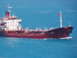 Захваченное в восточной части Аденского залива бандитами греческое судно под мальтийским флагом Olib G следует к сомалийскому берегу
