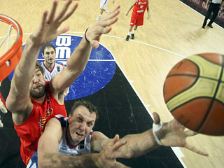 Первыми полуфиналистами чемпионата мира по баскетболу стали сборные Сербии и Турции
