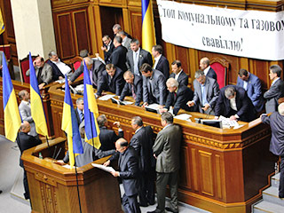 Пленарное заседание парламента Украины сегодня так и не началось из-за блокирования его работы депутатами от "БЮТ-Батькивщина"