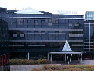 Nokia уволила шефа подразделения смартфонов