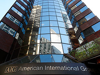 Власти США собираются продать свою долю в AIG