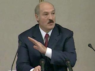 Глава Белоруссии Александр Лукашенко оказался одним из немногих лидеров соседних государств, кто не направил поздравление в адрес президента России Дмитрия Медведева, который сегодня празднует 45-летний юбилей
