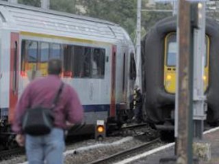 В результате столкновения поездов в Бельгии легкие травмы получили 56 человек, жертв и тяжелых ранений нет