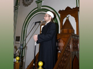 Нехватка мечетей в Москве может подтолкнуть мусульман к посещению православных храмов, полагает главный имам-хатыб московской Соборной мечети Ильдар Аляутдинов
