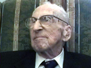 Гражданин США Уолтер Брёнинг, самый старый мужчина в мире, отмечает во вторник 114-й день рождения