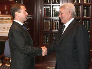 Дмитрий Медведев встретился с председателем киргизской партии  "Ар-Намыс" Феликсом Куловым
