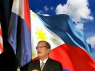 Правительству США пришлось извиняться за "добросовестное заблуждение", в результате которого государственный флаг Филиппин, размещенный позади лидера этой страны Бениньо Акино III, был повешен "вверх ногами"