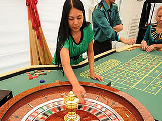 Краснодарский девелопер "Парк-Сити" планирует 1 октября открыть второе казино в игорной зоне "Азов-Сити", создаваемой на границе Кубани и Ростовской области