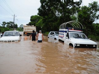 По меньшей мере шесть человек погибли в Мексике в результате наводнений, вызванных циклоном "Мэттью"
