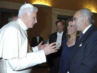 Папа Римский Бенедикт XVI встретился c главой Ватиканского Банка Этторе Готти Тедески