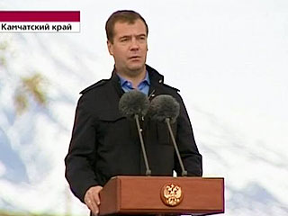 Президент России Дмитрий Медведев пообещал в ближайшее время посетить Южные Курилы, которые Япония считает своей территорией