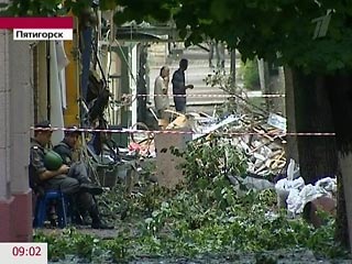 Взрыв на главной улице Пятигорска - проспекте Кирова - произошел 17 августа. Бомба была заложена в машине, припаркованной возле кафе