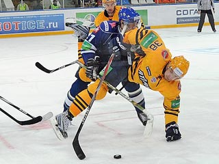 Московское "Динамо" вышло в лидеры регулярного чемпионата КХЛ
