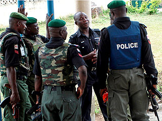 В Нигерии армия и полиция освободили 15 похищенных школьников