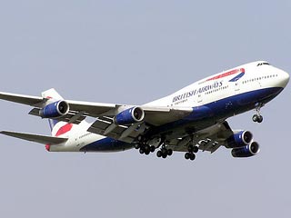 Boeing 747 рейса ВА117 Лондон - Нью-Йорк был вынужден практически сразу после взлета в 9:20 утра (12:20 мск) вернуться в аэропорт. Такое решение было принято, когда экипаж обнаружил, что одна из дверей самолета не герметично закрыта