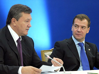 Президент РФ Дмитрий Медведев заинтересовался идеей строительства скоростной железной дороги между Россией и Украиной, которую озвучил его украинский коллега Виктор Янукович