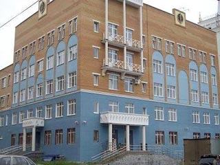 Только один из восьми обвиняемых по делу о пожаре в пермском ночном клубе "Хромая лошадь", унесшем жизни 156 человек, полностью признал свою вину на судебном на процессе, начавшемся в Ленинском районном суде Перми