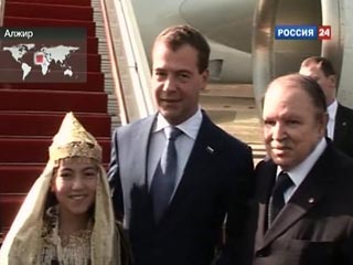 Президент России Дмитрий Медведев прибыл в среду в Алжир с официальным однодневным визитом