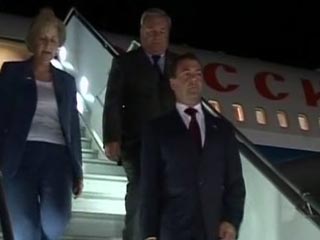 Президент России Дмитрий Медведев четверг прибыл на Кипр с первым в истории официальным визитом главы российского государства в эту страну