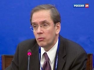 Россия может выпустить еврооблигации, номинированные в евро, не раньше 2011 года, сообщил замглавы Минфина Дмитрий Панкин