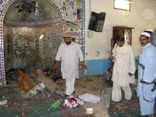 Губернатор северной афганской провинции Кундуз Мохаммад Омар погиб в пятницу во время взрыва в мечети