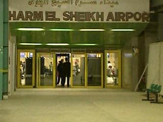 Больше суток не могут добиться вылета в Москву из египетского курорта Шарм-эш-Шейх российские туристы