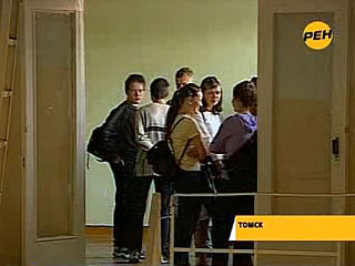 В детской поликлинике 4 города Томска в воскресенье пришел в себя 12-летний подросток, впавший в кому после избиения, в котором подозревают сотрудника местной патрульно-постовой службы