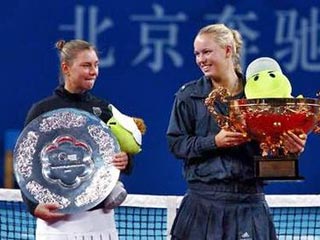 Вера Звонарева проиграла первой ракетке мира в финале пекинского турнира
