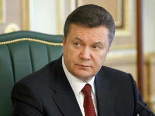 Известное издание "Украинская правда" подает иск против президента Украины Виктора Януковича. Журналисты пытаются и не могут выяснить, акционером какого общества является президент