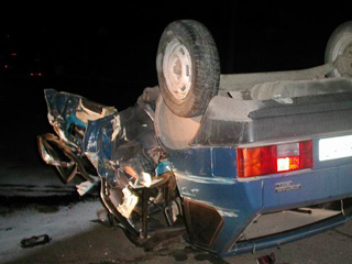 В Свердловской области в ночь на вторник произошло крупное дорожно-транспортное происшествие, в результате которого пять человек погибли еще двое получили травмы