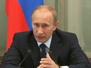 Хотел бы напомнить, что улучшение бизнес-климата - это улица с двусторонним движением и далеко не все здесь зависит от государства", - заявил Путин