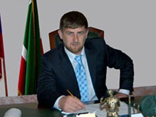 Глава Чечни обвинил находящегося в Лондоне Ахмеда Закаева в причастности к нападению боевиков на родовое село Рамзана Кадырова Центорой в конце августа этого года