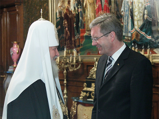 Патриарх Кирилл встретился  сегодня в Москве с президентом ФРГ Кристианом Вульфом, который прибыл в Россию с государственным визитом