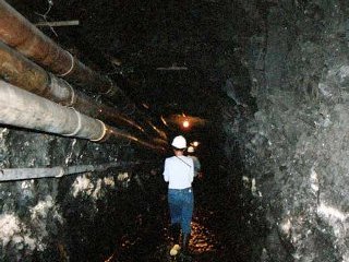 Произошедший второй взрыв на угольной шахте "Надежда" в департаменте Бойяка на востоке Колумбии значительно снизил шансы спасения находящихся под землей двух горняков и повторения "чилийского чуда"